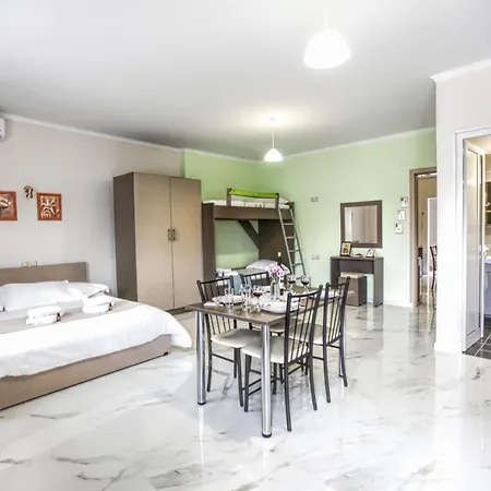 Del Sol #1 Meteora Luxurious Family Апартаменты